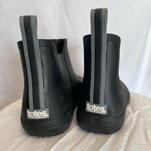 Totes Black and Gray Chelsea Ankle Boots size 10. Rain boots.